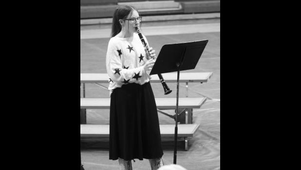 Alanna Brink on clarinet with a solo prelude. Photo by Mishayla Buchannan